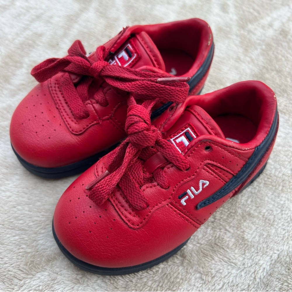 Fila Kids Red Sneakers with Black Accents size 7